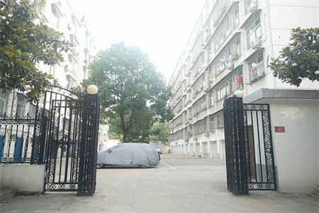 羊山新区公园春晓证齐房东置换急售送装修采光好诚心出售随时看房